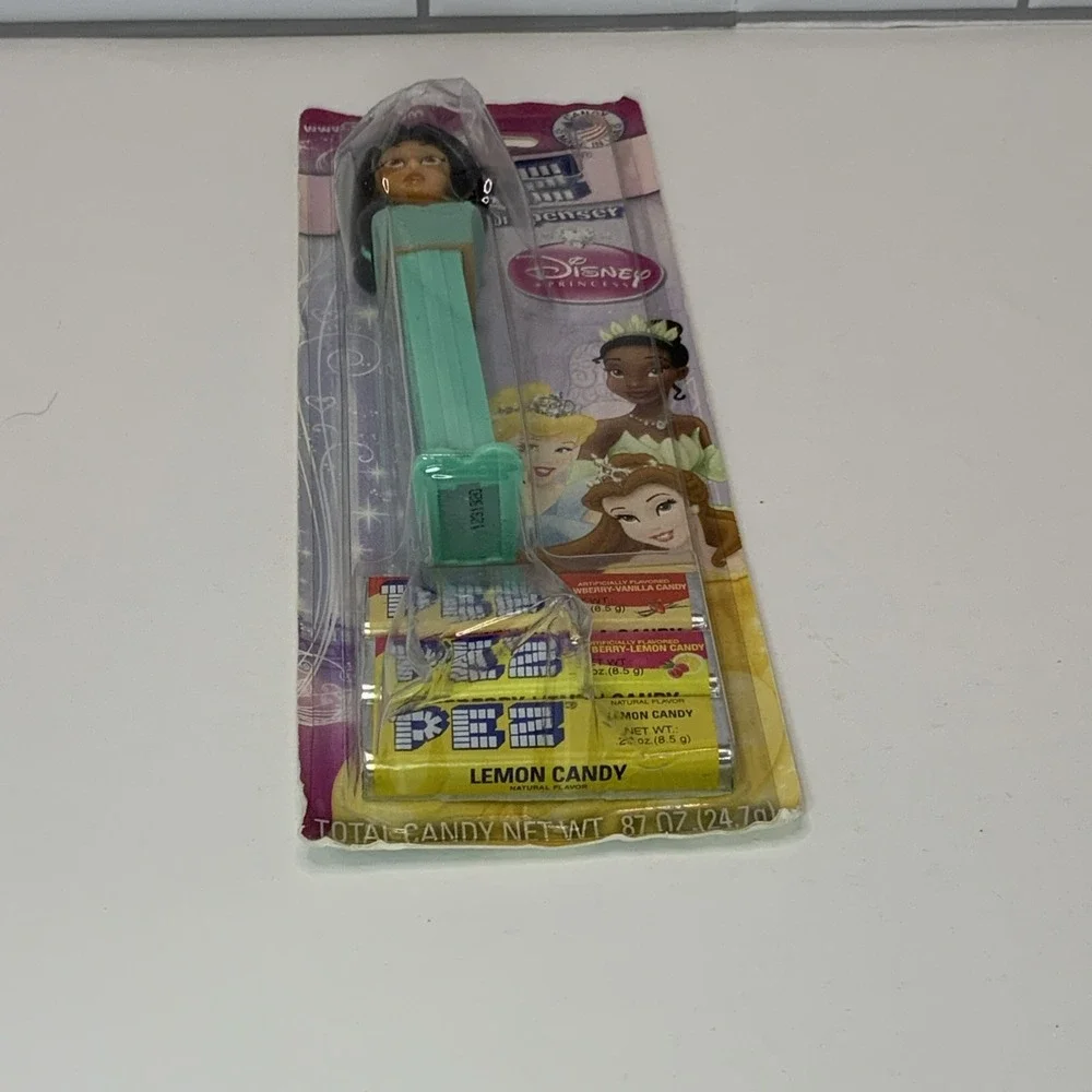 Pez Dispenser Disney Princess Jasmine‎ on Card
